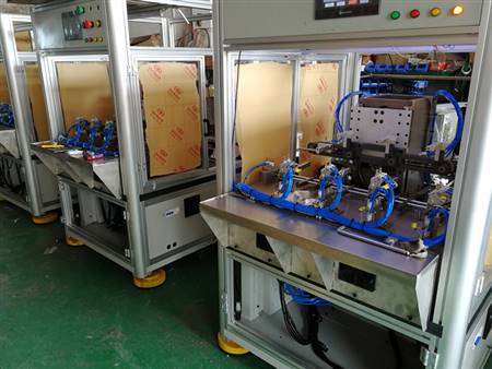 伺服式四工位内绕机