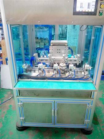 伺服式四工位内绕机